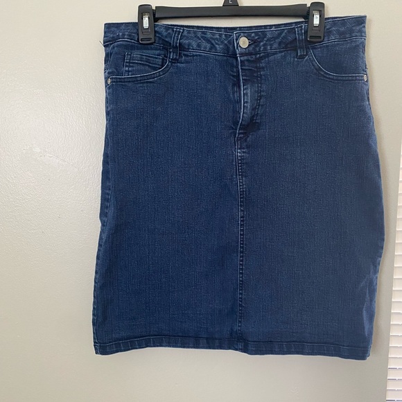 LAURA SCOTT - DARK DENIM SKIRT - Picture 1 of 3